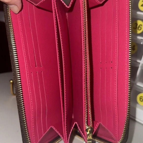 NEW LOUIS VUITTON LIMITED EDITION DAMIER VIVIENNE WESTWOOD COLLAB ZIPPY WALLET - Picture 5 of 6